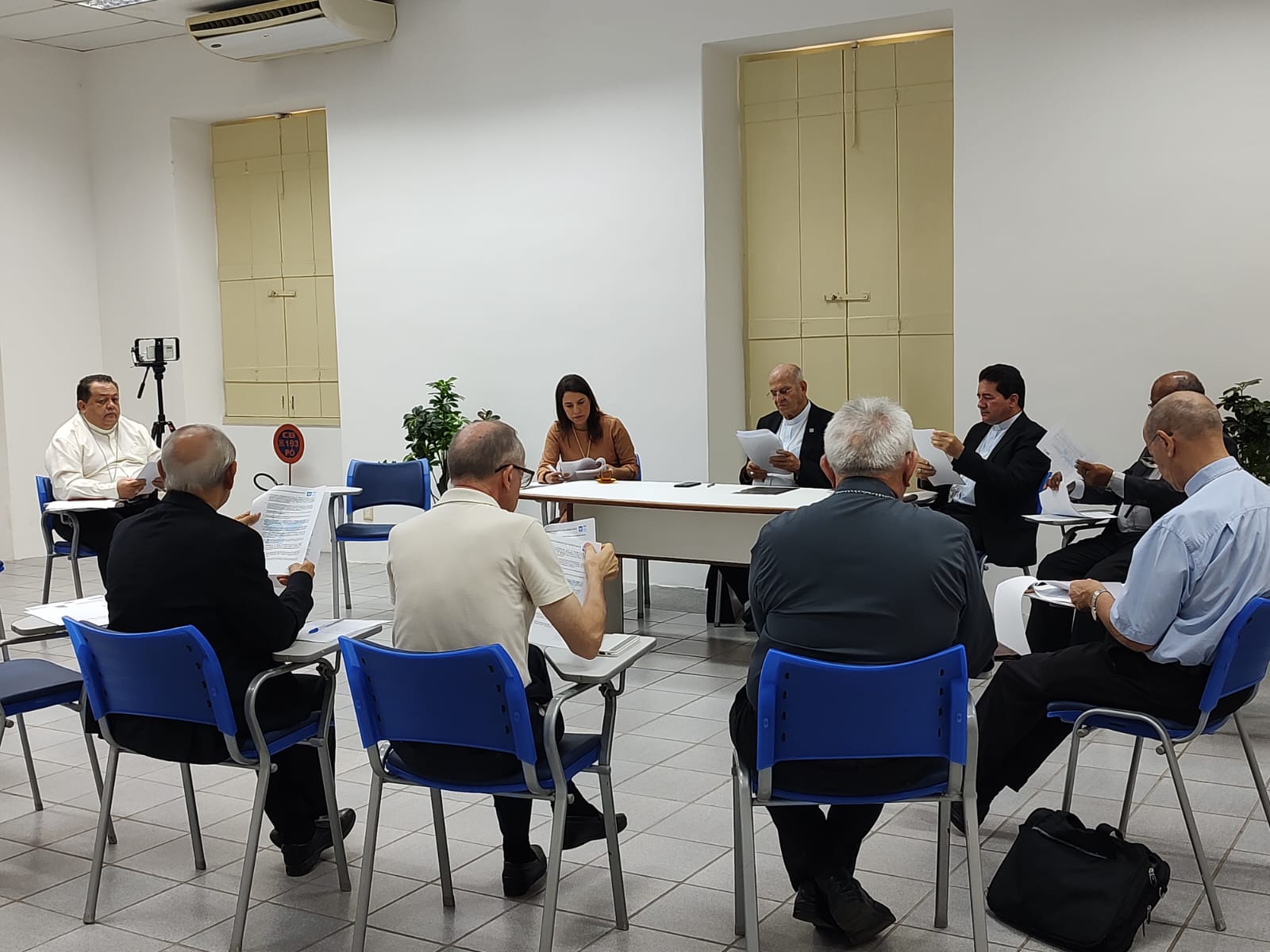 Bispos da Província Eclesiástica de Olinda e Recife em reunião com a governadora de Pernambuco, Raquel Lyra