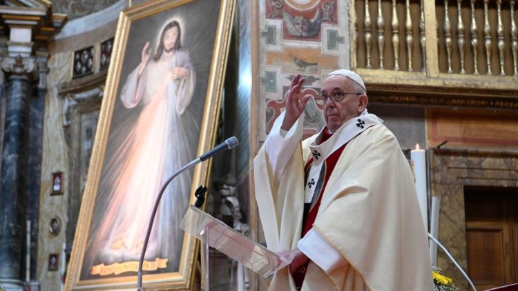 Papa Francisco durante a missa no Domingo da Divina Misericórdia (2020) | Foto: Vatican Media