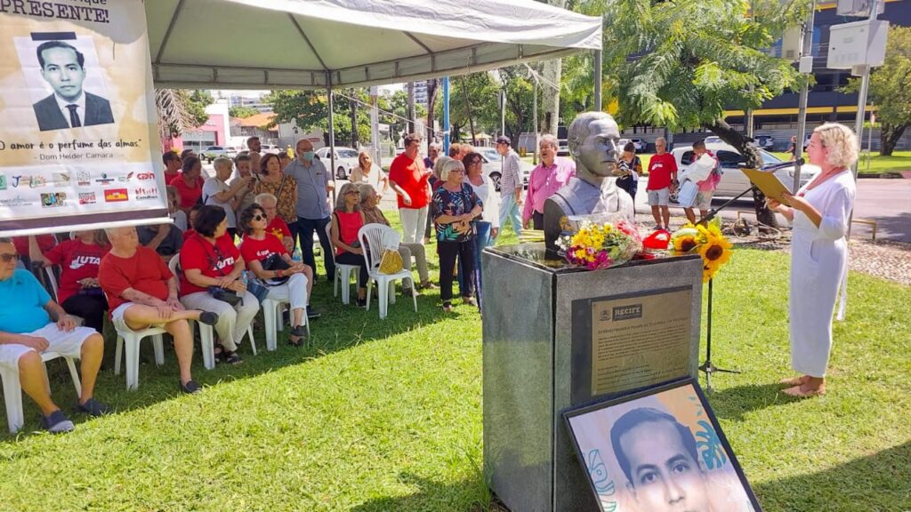 Ato pelos 54 anos de desaparecimento do padre Henrique | Foto: João Paulo Seixas